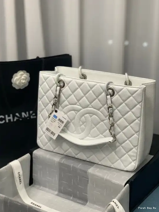 First Bag Ru CHANEL BAG TOTE 0604